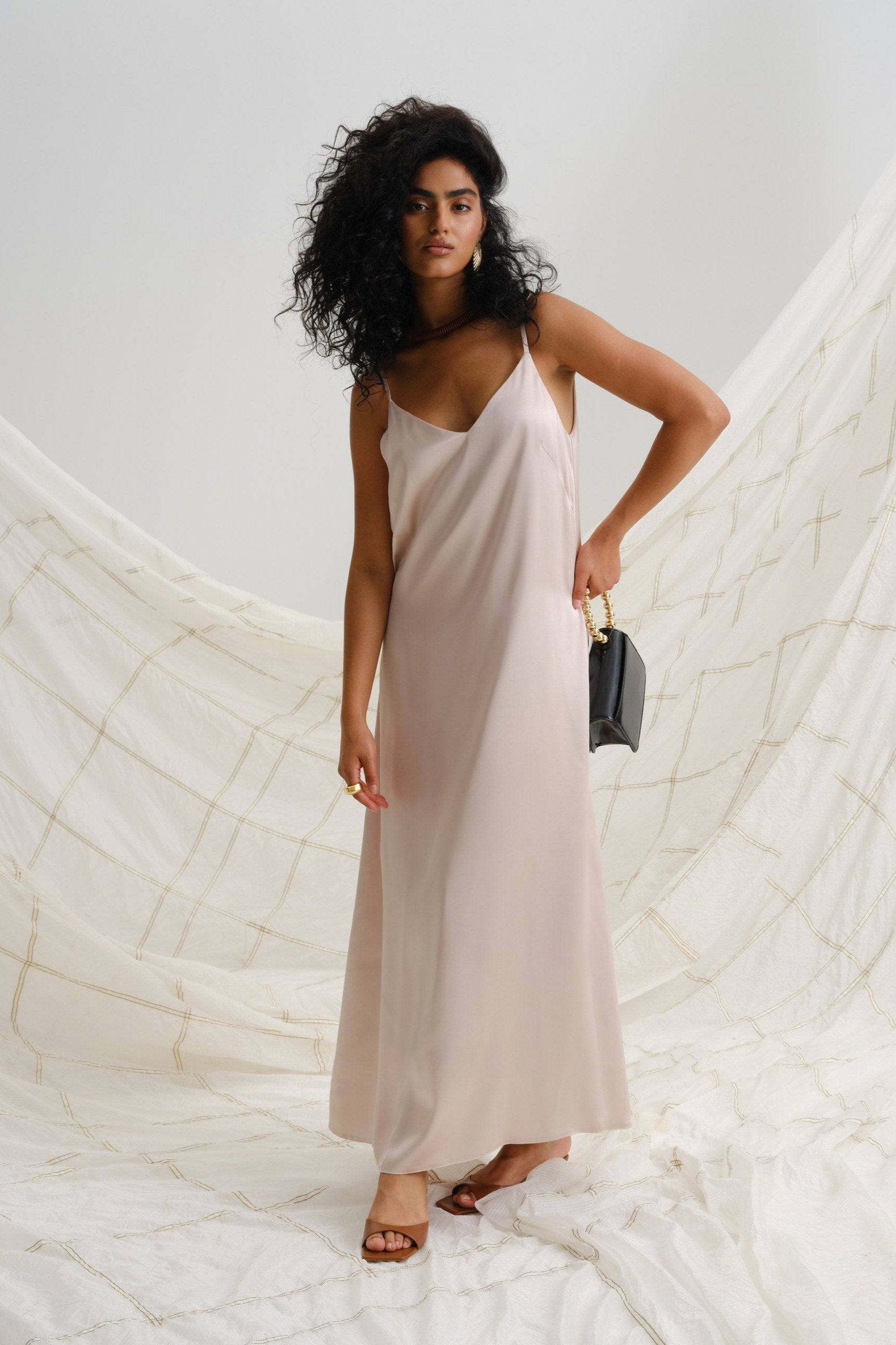 Beige viscose and silk dress  Goryanka