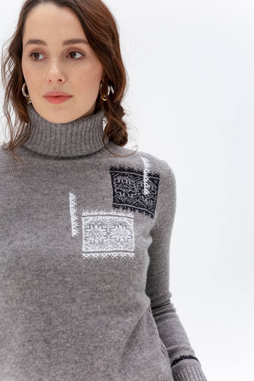 Grey turtleneck