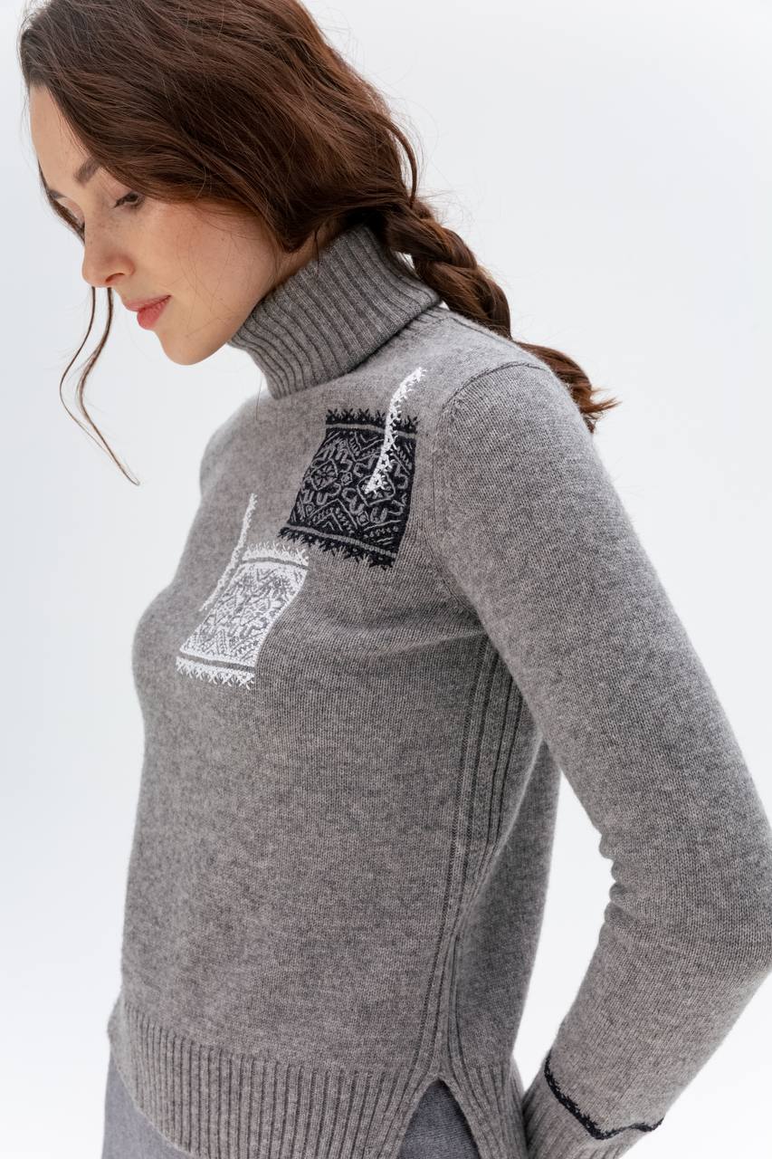 Grey turtleneck