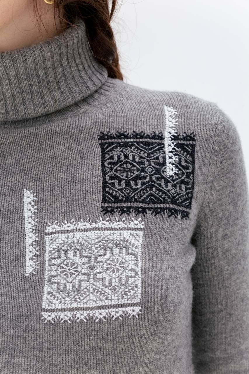 Grey turtleneck