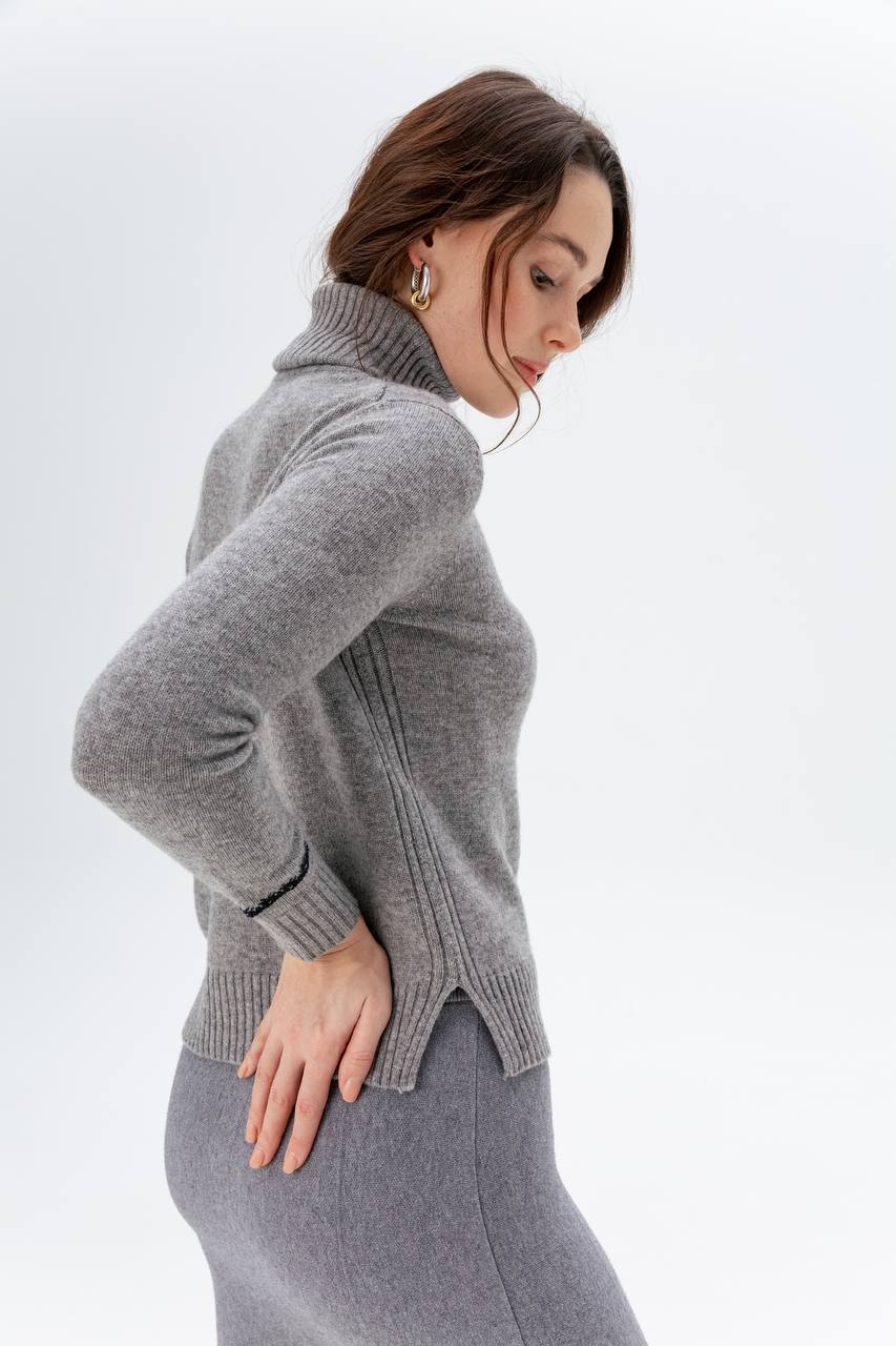 Grey turtleneck