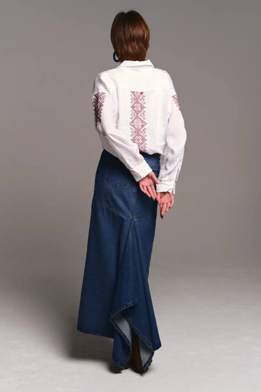 Linen shirt with embroidery