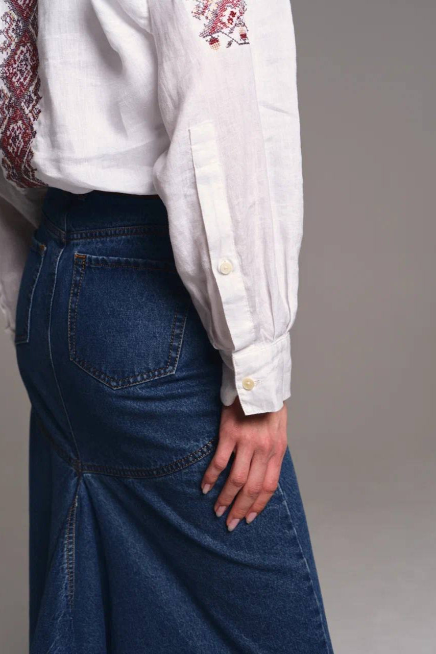 Linen shirt with embroidery
