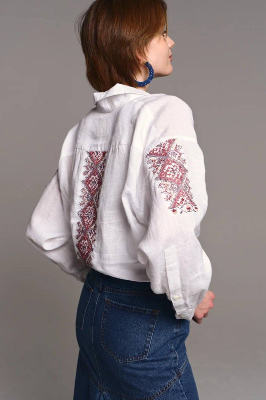 Linen shirt with embroidery